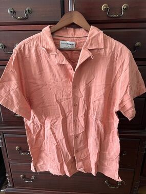 Men's Coral Pink Short-Sleeve Button-Down Shirt